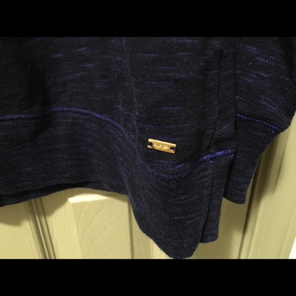 Sweater - Picture 3 of 4